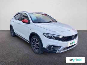 FIAT Tipo Cross Essence